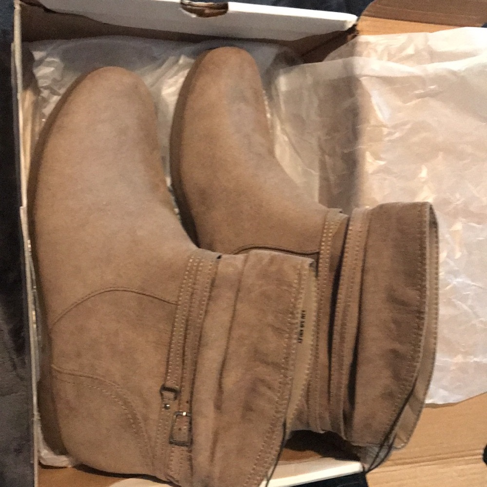 Brown boots, New with tags, brand new never worn